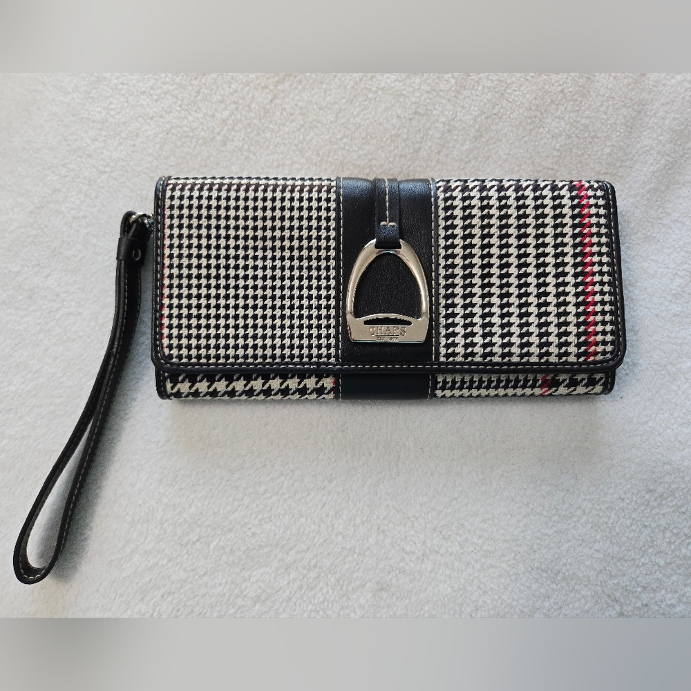 Chaps Black and White Houndstooth Wristlet NWOT New without Tags